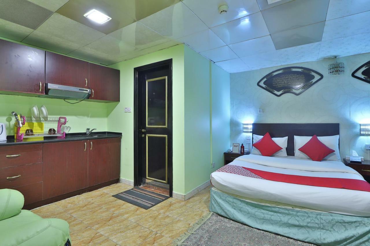 Oyo 261 Remas Hotel Apartment Dubai Eksteriør billede
