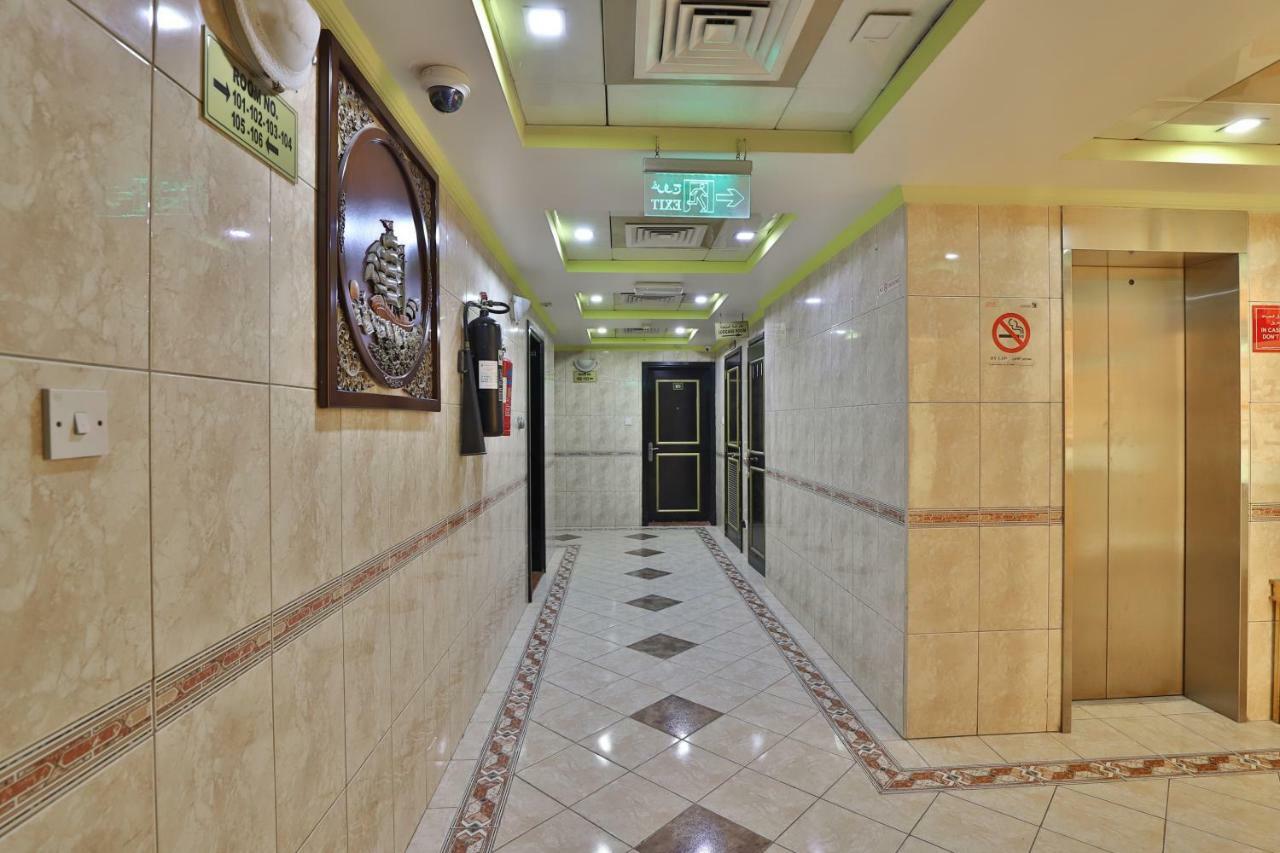 Oyo 261 Remas Hotel Apartment Dubai Eksteriør billede
