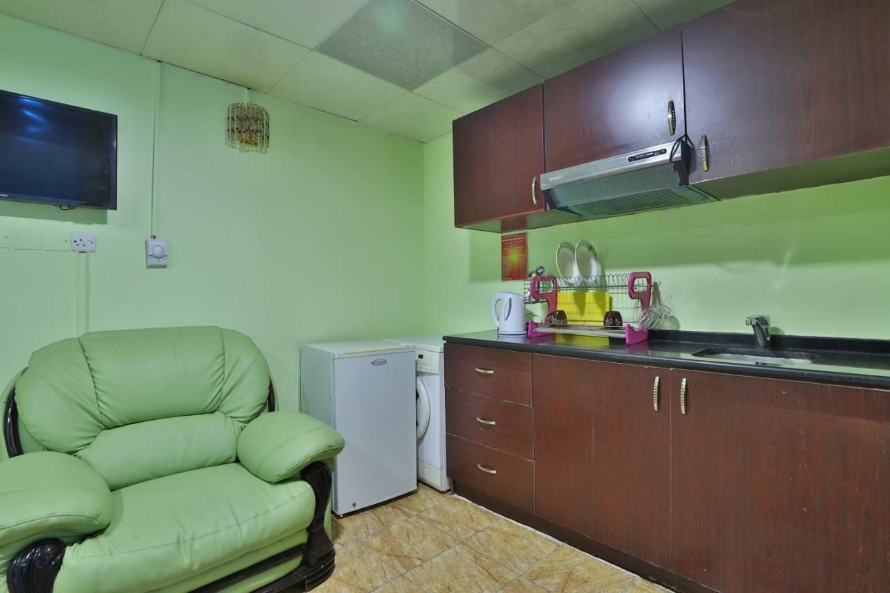 Oyo 261 Remas Hotel Apartment Dubai Eksteriør billede